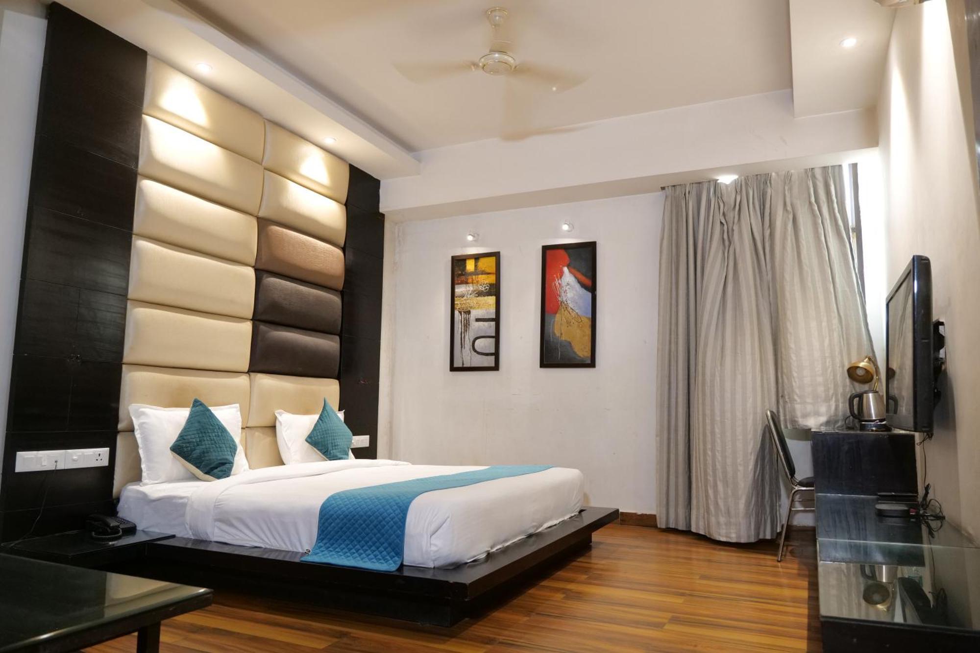 Hotel Anand Castle Kashipur Eksteriør bilde