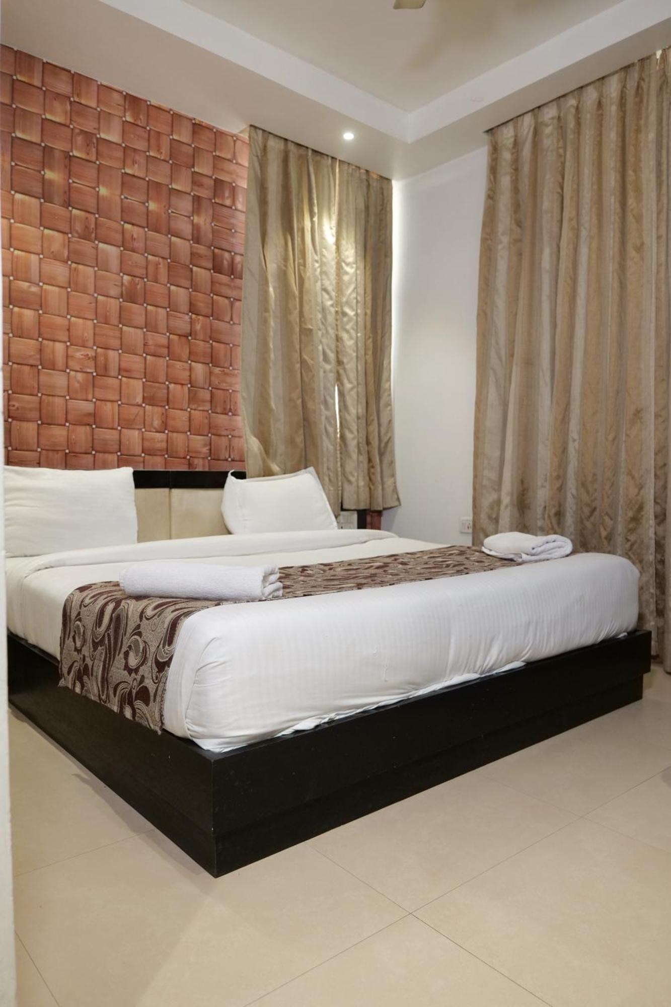 Hotel Anand Castle Kashipur Eksteriør bilde