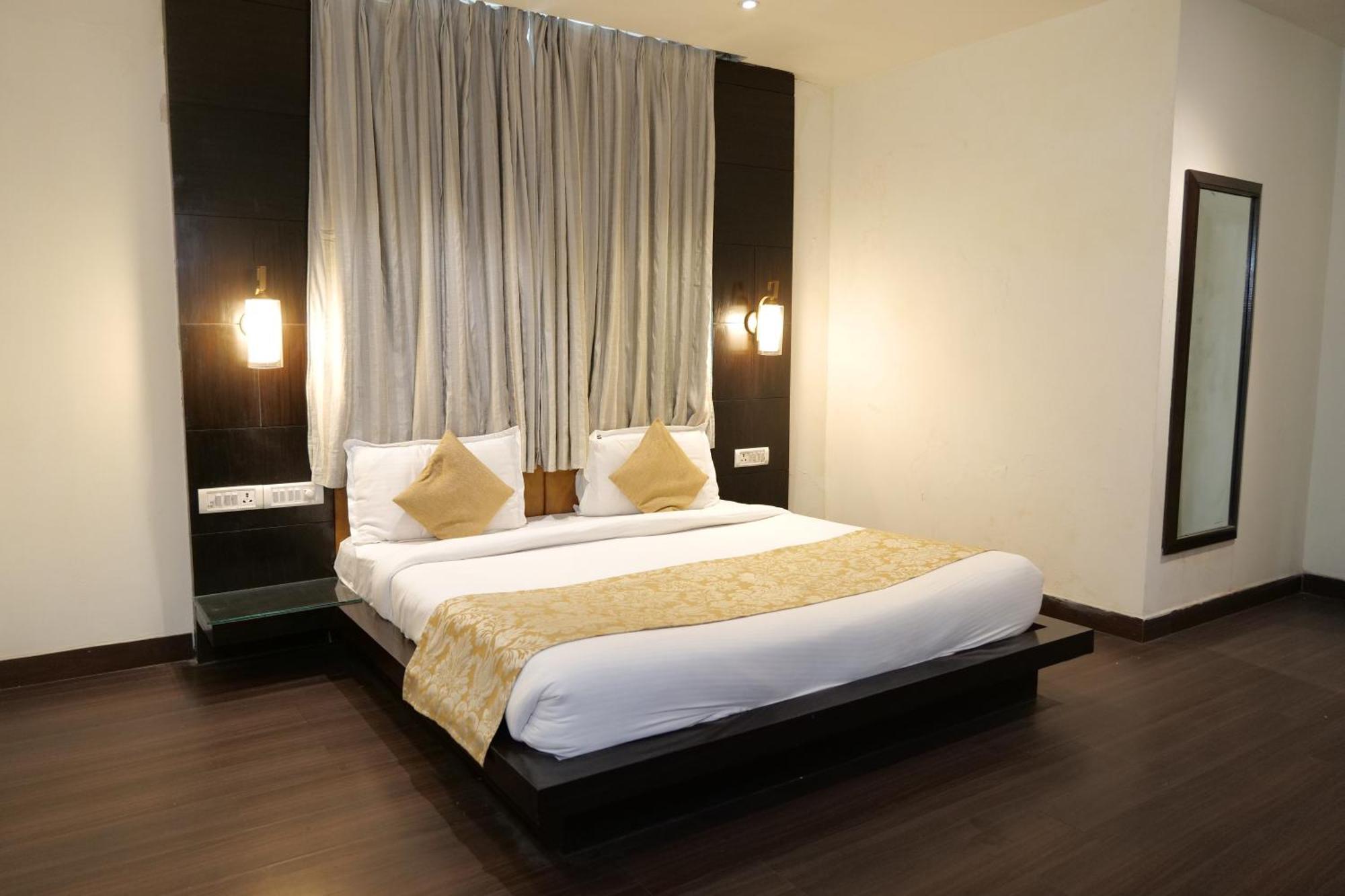 Hotel Anand Castle Kashipur Eksteriør bilde