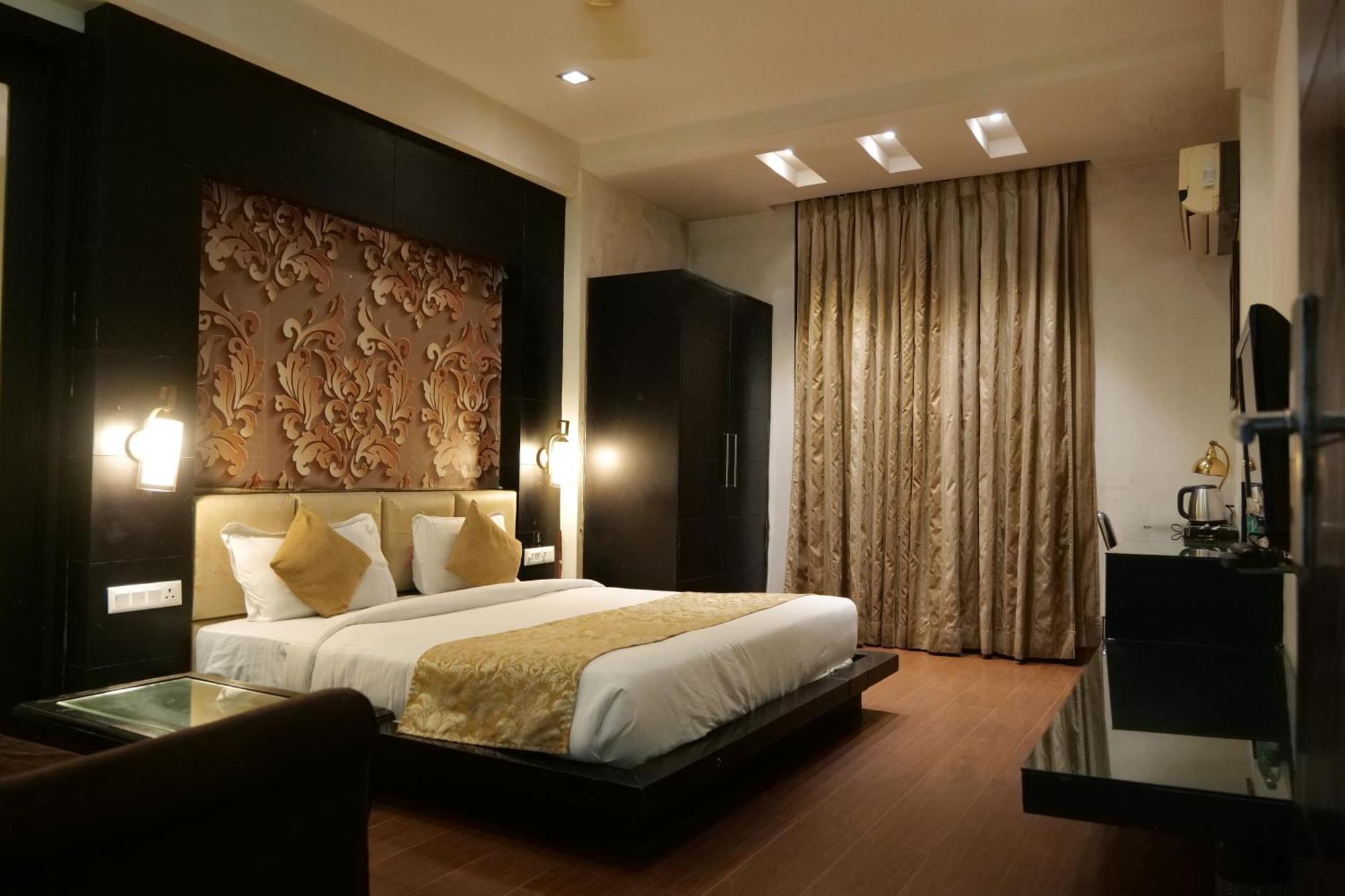 Hotel Anand Castle Kashipur Eksteriør bilde