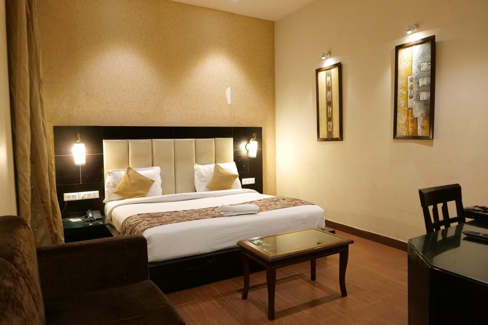 Hotel Anand Castle Kashipur Eksteriør bilde