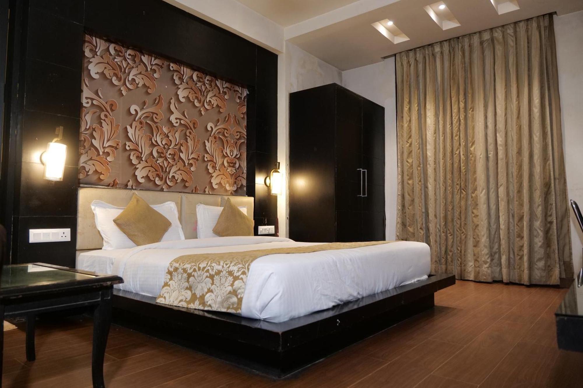 Hotel Anand Castle Kashipur Eksteriør bilde